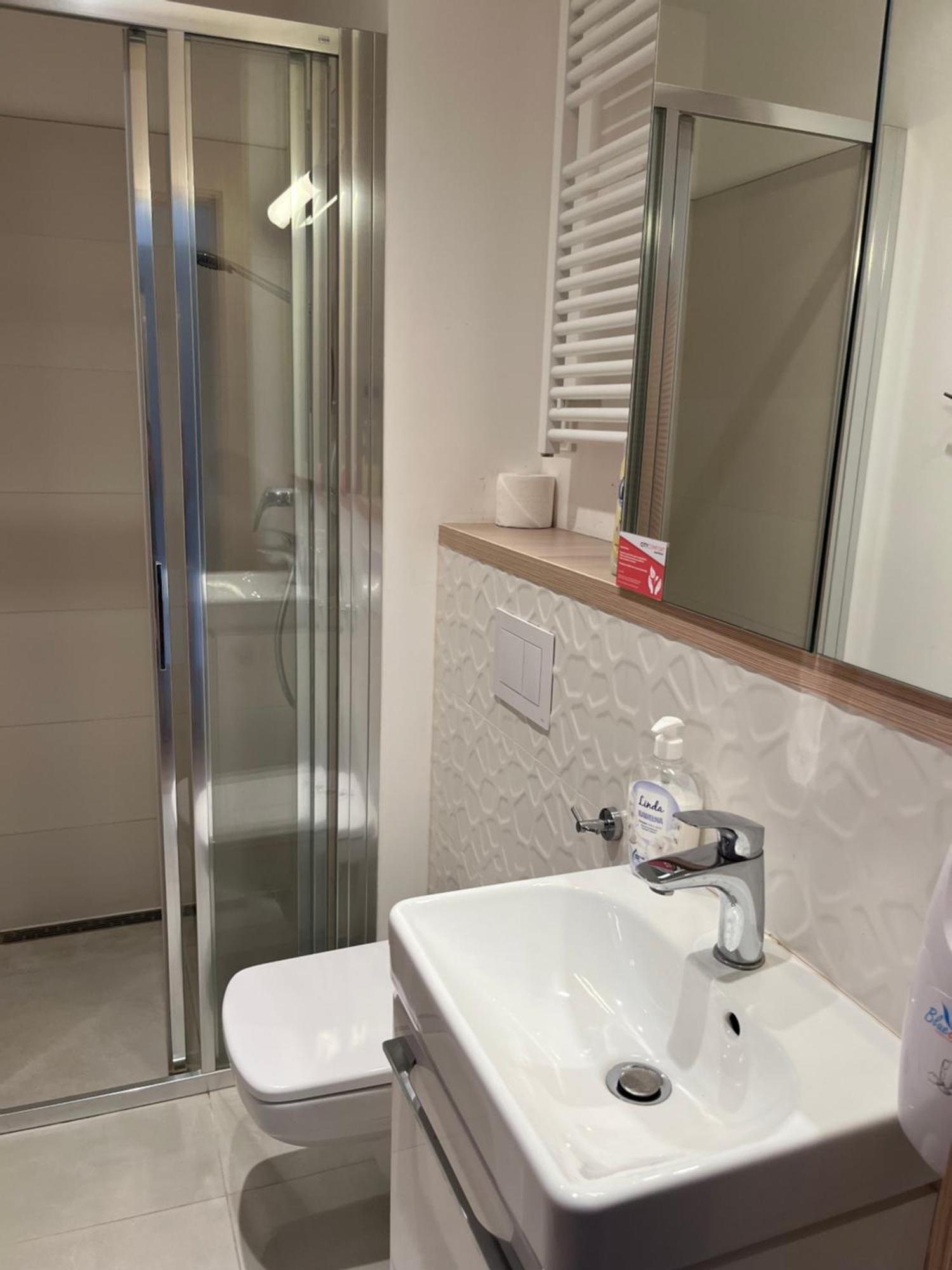 Good Wolska Residence Warsawa Bagian luar foto